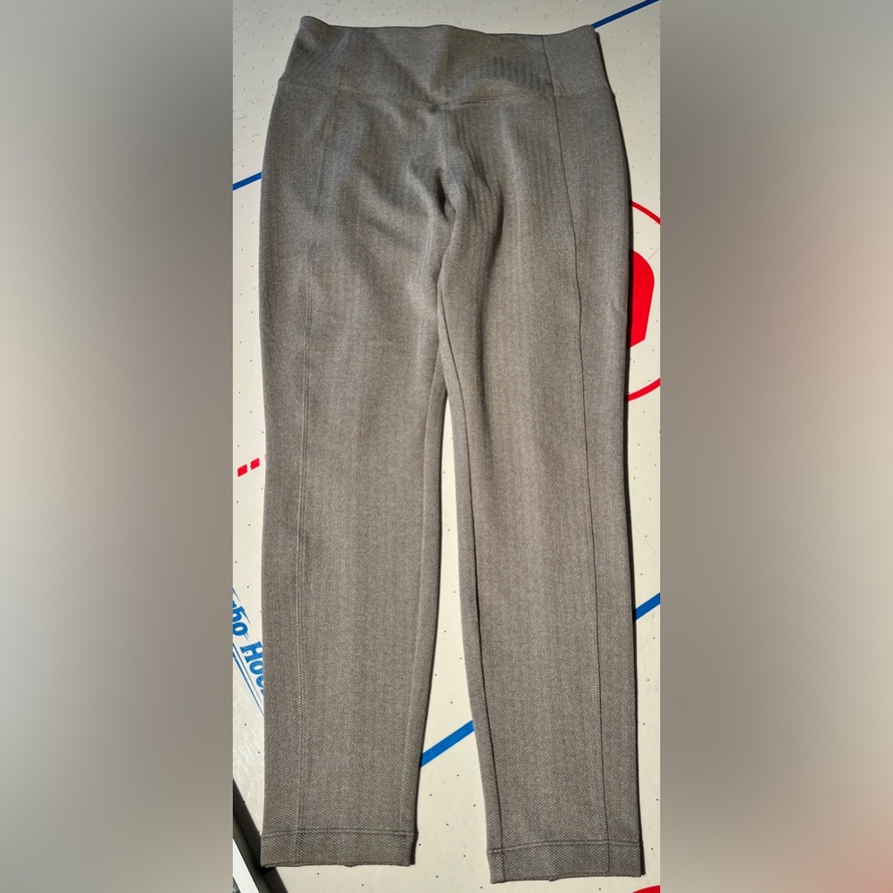 Athleta Delancy herringbone tight, size M, abalone grey